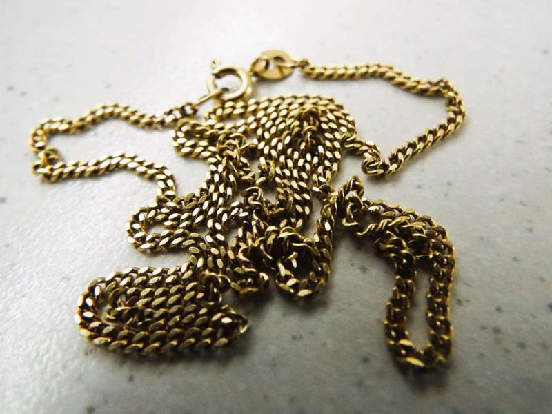 SOLID 9 ct  gold  Chain 3.45grams of gold