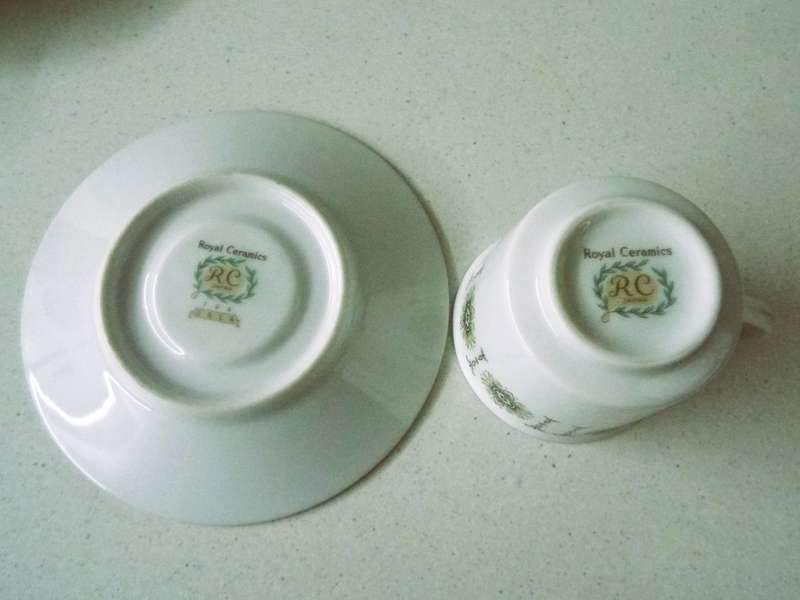 WOW,,,,,VINTAGE PORSELINE  6 x duo ,,R C ,,,Royal ceramics  Elegant tea cups