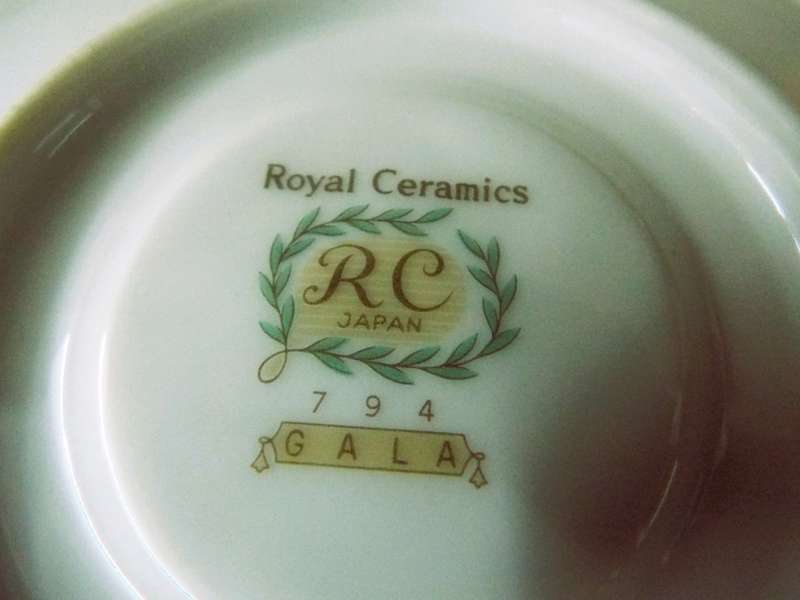 WOW,,,,,VINTAGE PORSELINE  6 x duo ,,R C ,,,Royal ceramics  Elegant tea cups