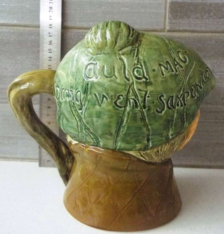 WOW,,,,,antique  ROYAL DOULTON TOBY JUG ``OLD MAN`` MUSIC BOX ``The Campbells are coming.`` 100%