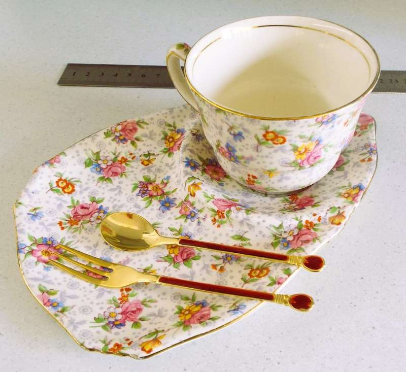 RARE ,,Vintage Royal Winton England  ELEANOR  Teacup and Saucer Plate