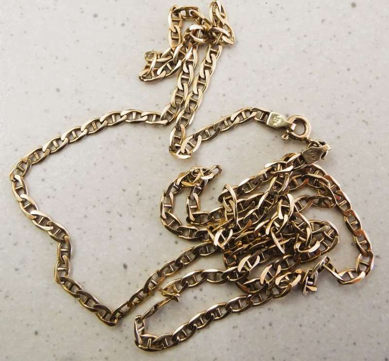 1895 silver zar 3d and solid  9ct gold chain 670mm long 8 gram