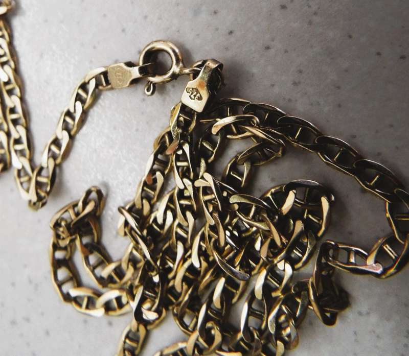 1895 silver zar 3d and solid  9ct gold chain 670mm long 8 gram