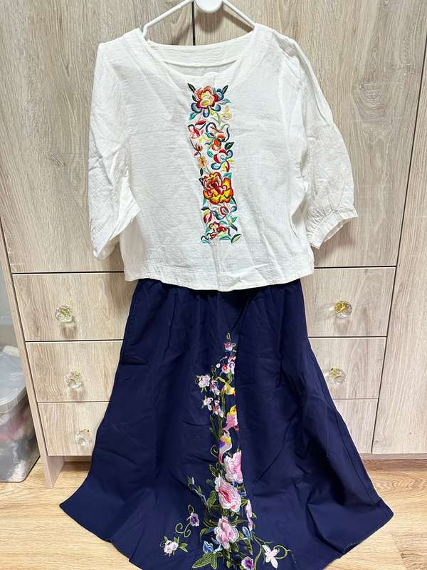 Embroider desgin Suit Top & Skirt SIZE S