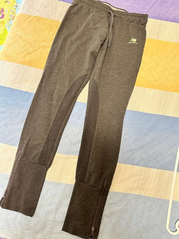 NEW BALANCE DARK GREY SPORTS PANTS with Zip FOR WOMEN SIZE S
