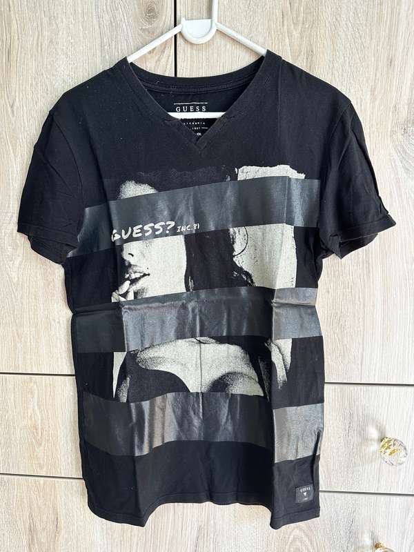 GUESS BLACK T SHIRT FOR MEN SIZE S