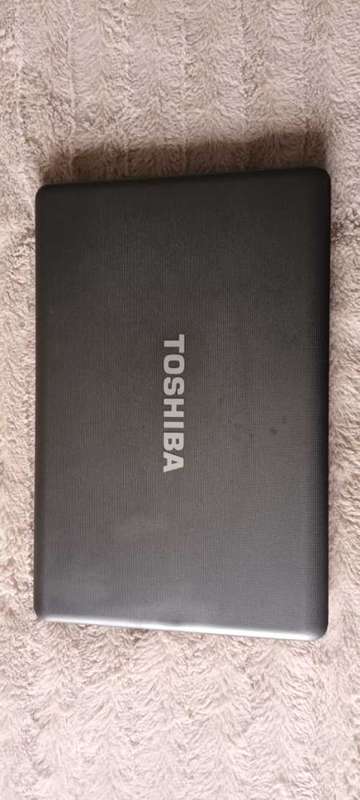 TOSHIBA C660 LAPTOP. FAST AND CLEAN!