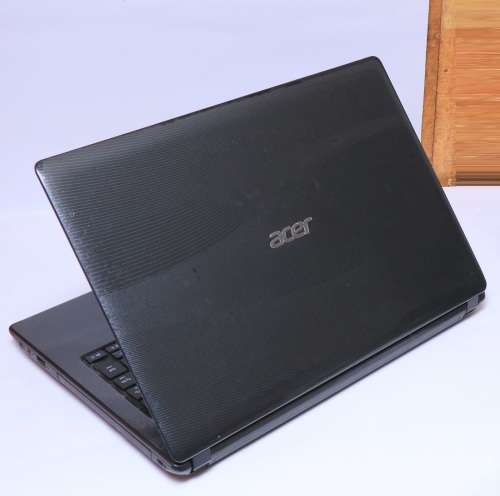 ACER 4752 i3 LAPTOP VERY GOOD CONDITION