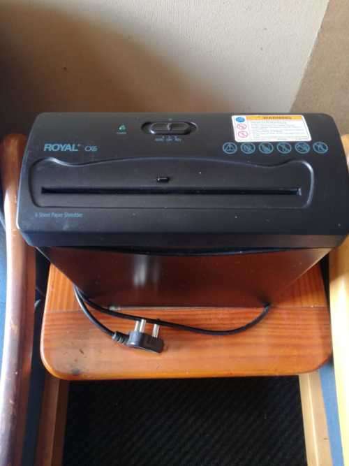 Royal CX6 Paper Shredder WORKS PERFECT