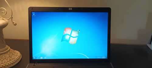 HP 530 LAPTOP