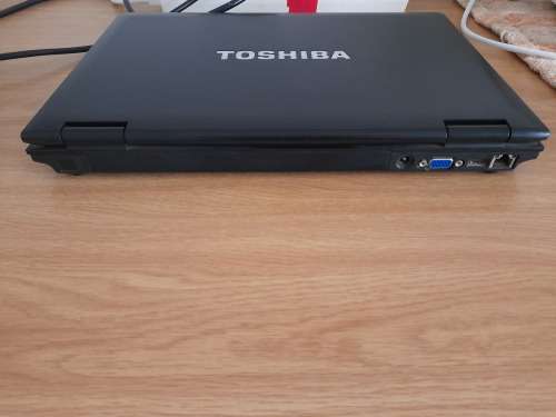 VERY LATE ENTRY!! MINT CONDITION TOSHIBA TECRA M11_i5 CPU_500GIG HDD_4 GIG RAM LAPTOP