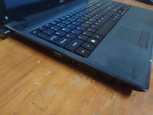 ACER ASPIRE CORE i3 CPU/4 GIG RAM/120 GIG HDD LAPTOP