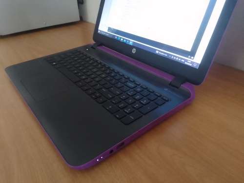 ***Absolutely Beautiful*** Hp Pavilion 15 Core i3 Laptop[PERFECT BATTERY LIFE]