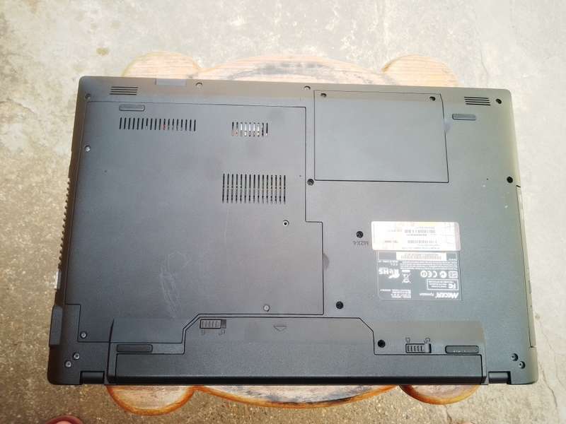 MECER W550 -- Core i3 4000M, 4 Gig Ram, 320 Gig HDD, Intel HD 4600 GFX, GOOD BATTERY&GOOD CONDITION