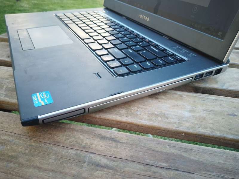 DELL VOSTRO 3560 Core i5,4 Gig Ram, 320 Gig HDD - Excellent Condition!