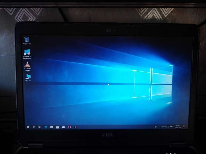 DELL Latitude E6440 --- Core i5 VPRO, 4Gig Ram, 500 Gig HDD, Intel HD 4600 Graphics Laptop.