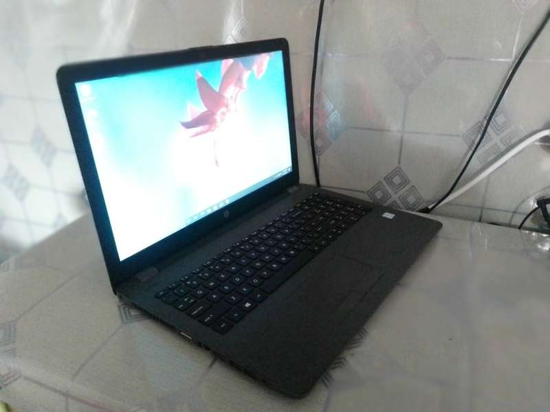 HP G250 G6 - Intel Core i3 6006U CPU/12 Gig DDR4 Ram/500 Gig HDD/Intel HD 520 GFX/BRAND NEW BATTERY!