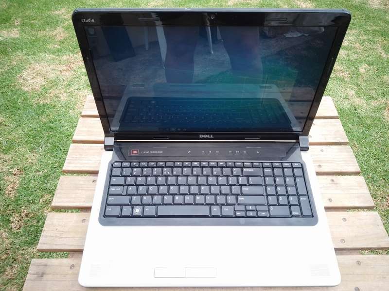 17.3` Display --- Dell Studio 17/1745 Laptop
