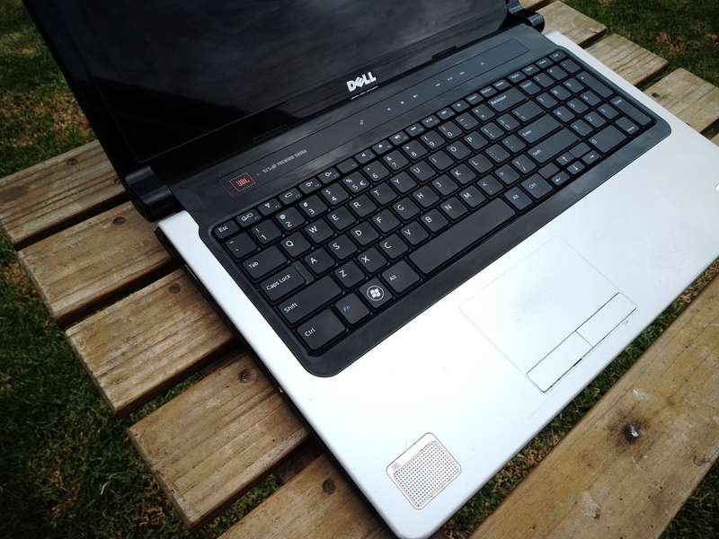 17.3` Display --- Dell Studio 17/1745 Laptop