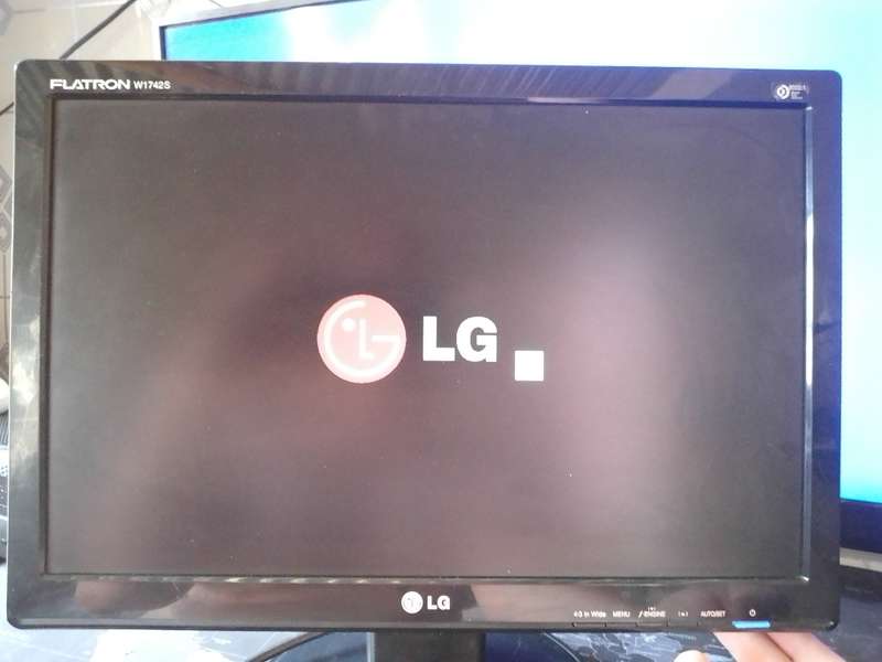 LG FLATRON 17` WIDE MONITOR