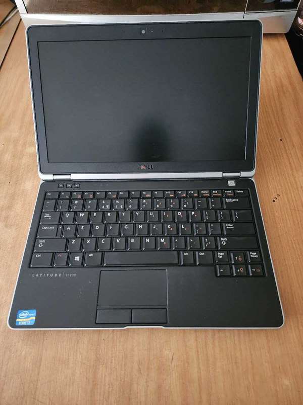 BRAND NEW BATTERY INSTLD!! Dell Latitude E6230 - Core i7/4 Gig Ram/ 500 Gig HDD & Backlit KB LAPTOP