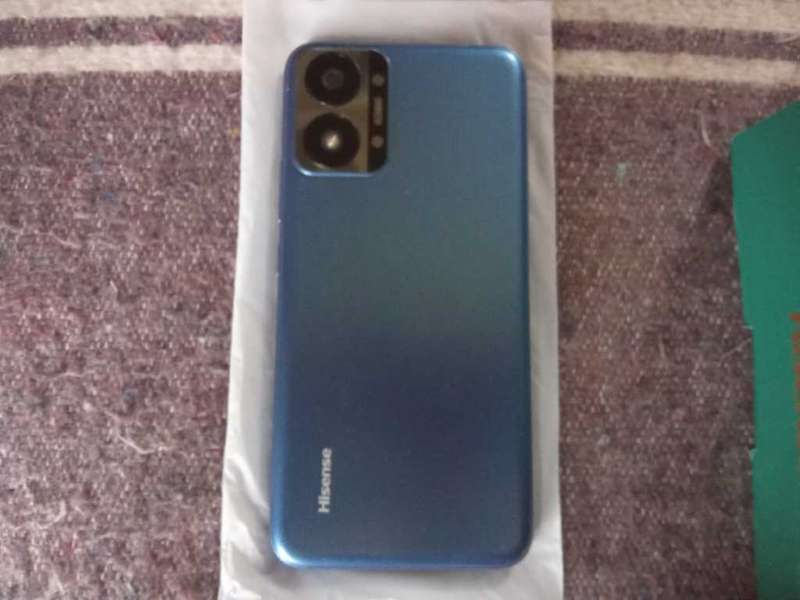 Hisense U70 Excellent Condition With Box & Original Accessories