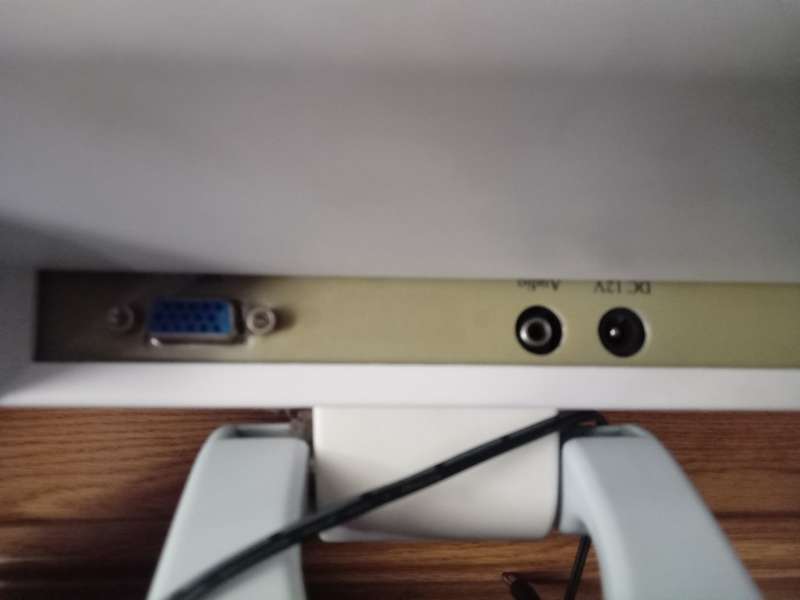 GeniSAT 17` Desktop Monitor