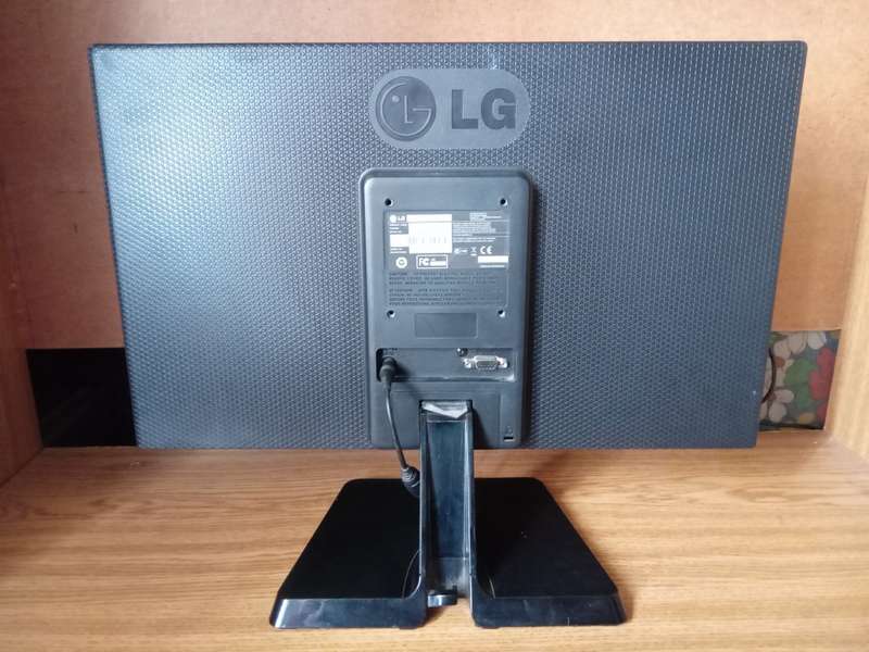LED LG 20` FLATRON DESKTOP MONITOR