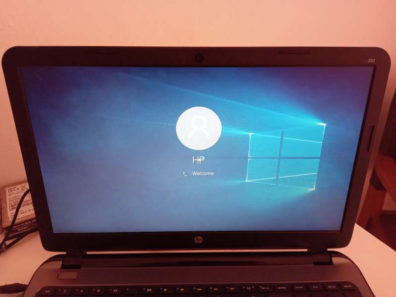 HP G250 G3, Core i3, 8GIG RAM,500GIG HDD Laptop