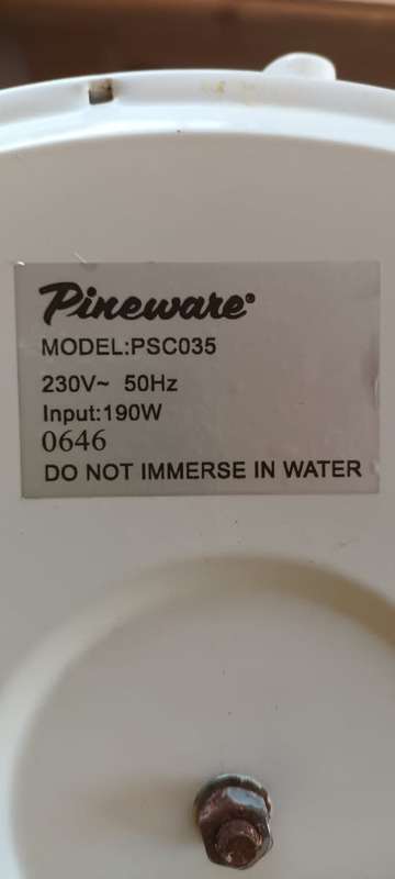 Pineware Slow Cooker