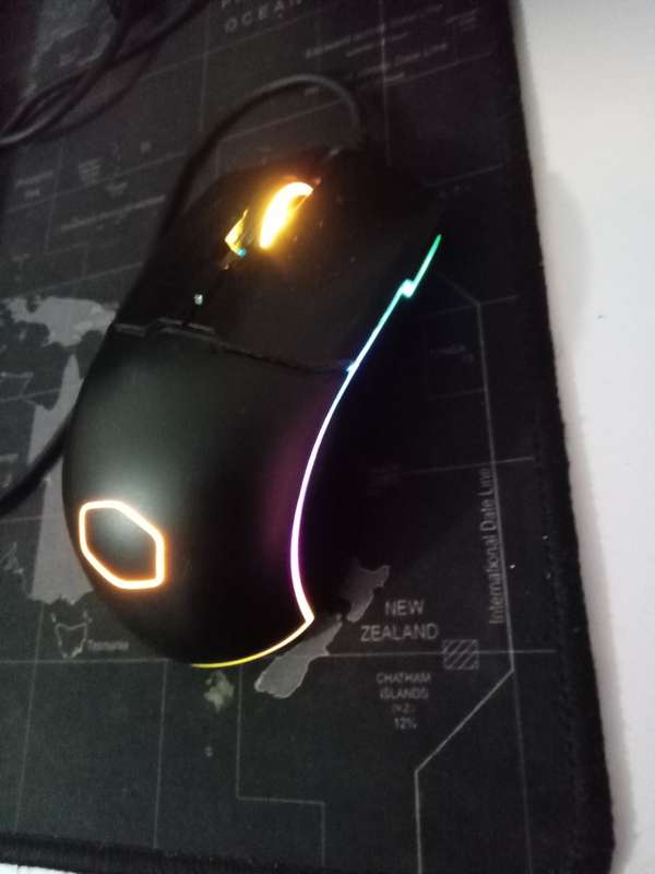 Retail - R549 LED -- Cooler Master CM110 Gaming Mouse