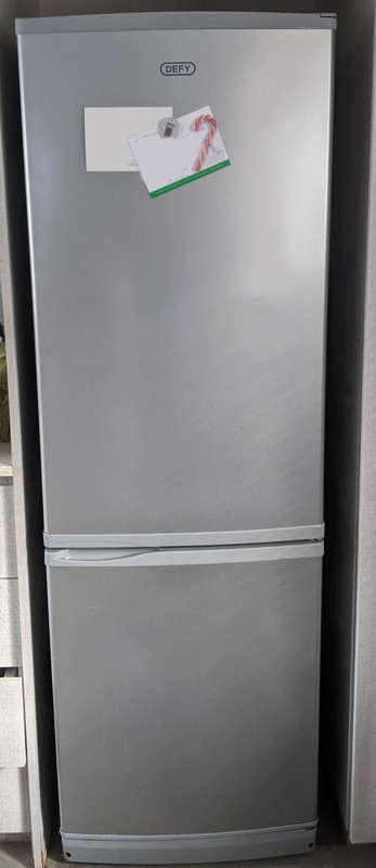 Defy Fridge (DURBAN BUYERS ONLY)