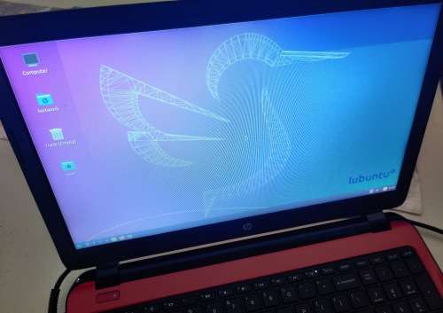 HP 15-r116ni red laptop with upgraded SSD (Adata ASU750SS-512GT-C Ultimate SU750 512GB)