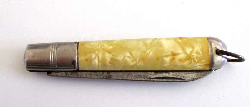 MEN'S COLLECTABLES--POCKET KNIFE,RAZOR,BLADES, LIGHTER / CLOCK AND BOXED CUFFLINKS-READ