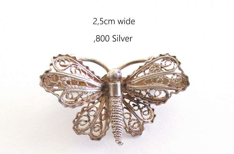 A LOT OF VINTAGE SOLID SILVER JEWELLERY--18,1 gram (,925 ) and 5,1 (,800 ) Silver
