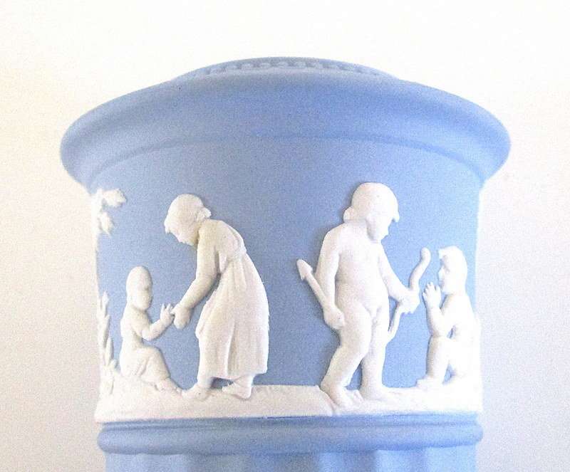 A WEDGEWOOD JASPERWARE BLUE AND WHITE VASE---PERFECT