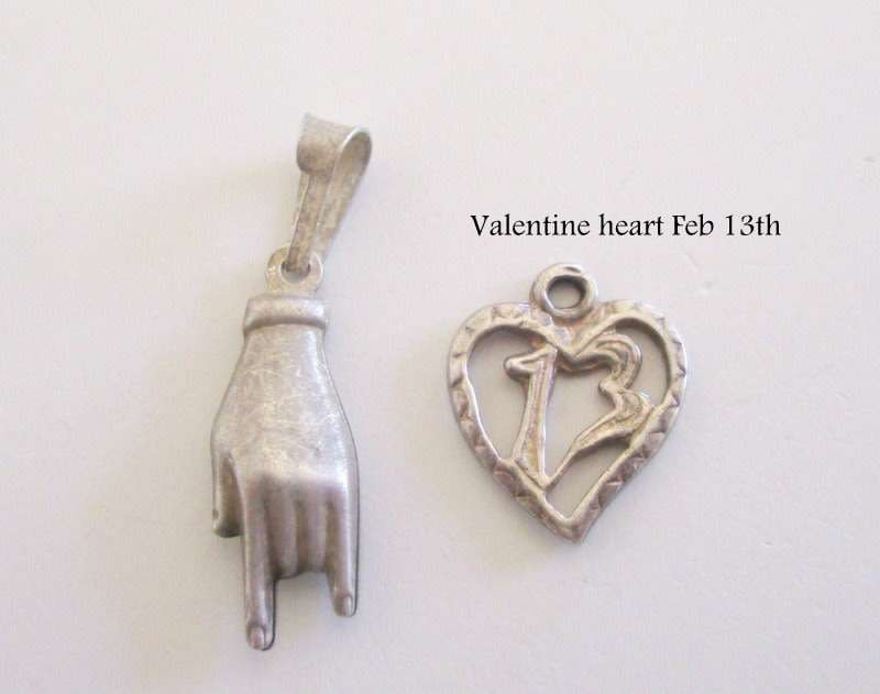 VINTAGE STERLING SILVER CHARMS INCLUDING A LOCKET AND A CLASP---WEIGHT 13,8 Gram