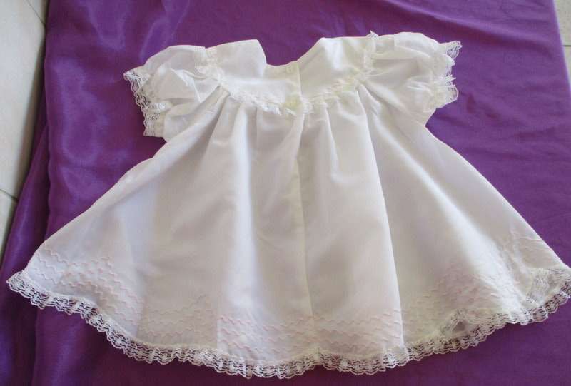 A VINTAGE CHILD'S DRESS