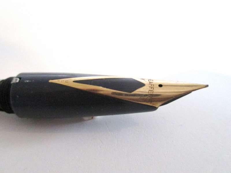 A SCHEAFFER  FOUNTAIN PEN WITH A 14ct GOLD NIB
