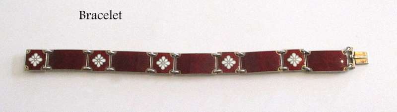 A NORWEGIAN STERLING SILVER AND ENAMEL NECKLACE AND BRACELET-VOLMER BAHNER