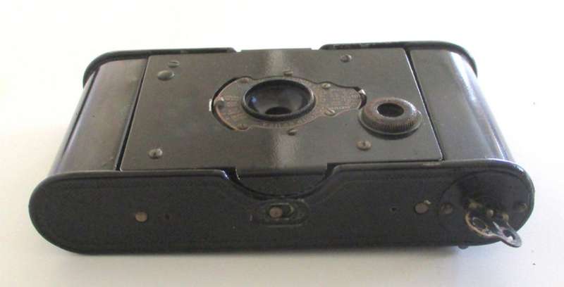 A NIFTY KODAK CONCERTINA TYPE CAMERA IN IT'S ORIGINAL COVER