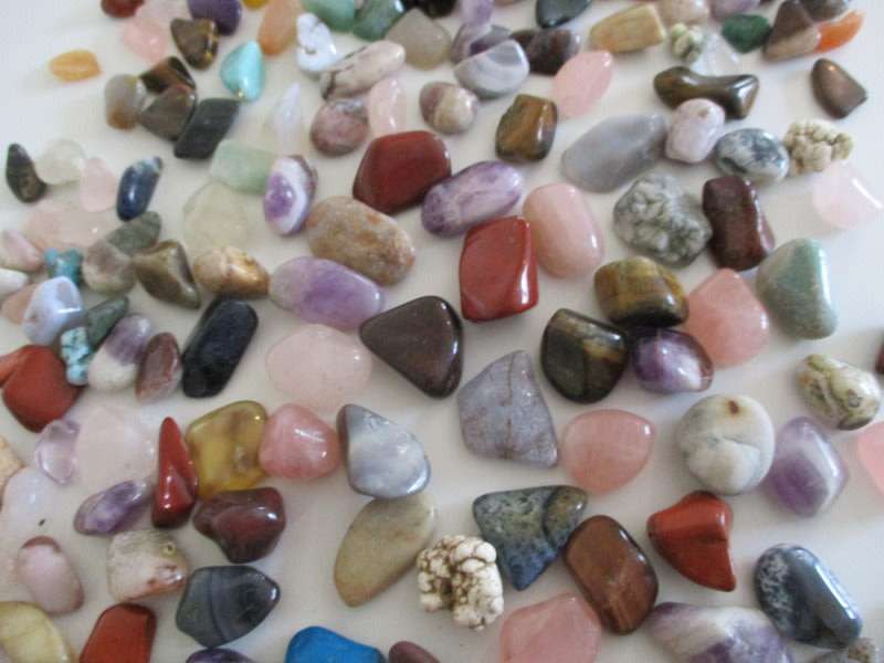 A LOT OF TUMBLE STONES--Ideal for jewellery making
