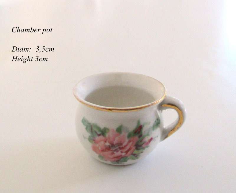 A MINIATURE TO SMALL PORCELAIN CHAMBER SET--PERFECT