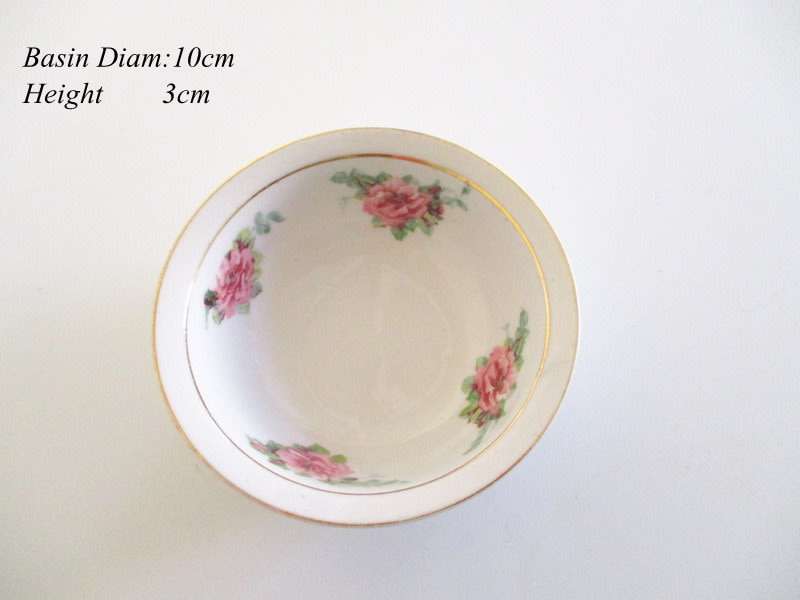 A MINIATURE TO SMALL PORCELAIN CHAMBER SET--PERFECT