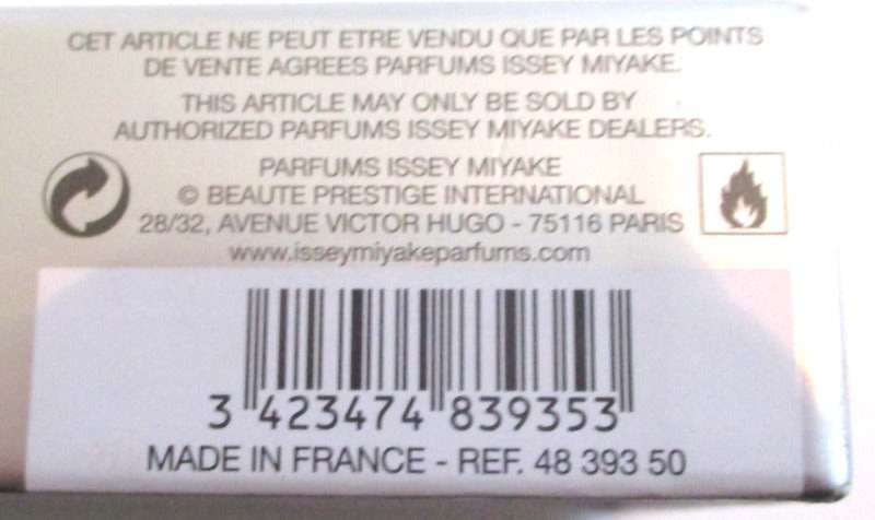 A SET OF EXPENSIVE PERFUMES UNUSED--SELLING AS A PERFUME BOTTLE COLLECTION ---Read