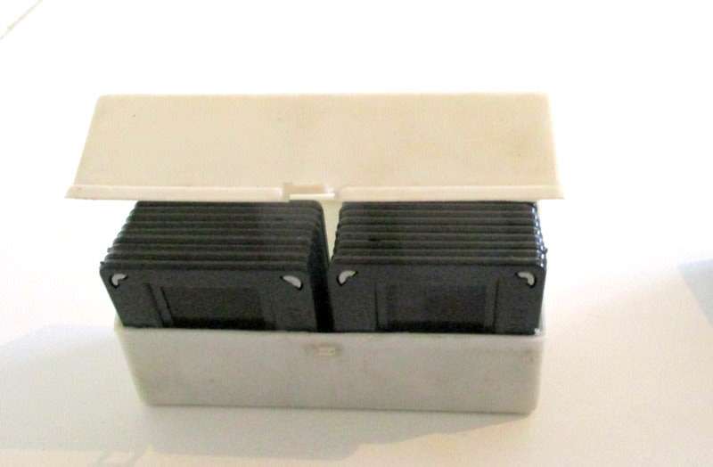 HALINA SLIDE VIEWER WITH INSTRUCTION INCLUDES SCENIC SLIDES WINDHOEK ETC--Excellent condition