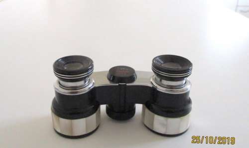MOTHER OF PEARL OPERA GLASSES IN THE ORIGINAL CASE