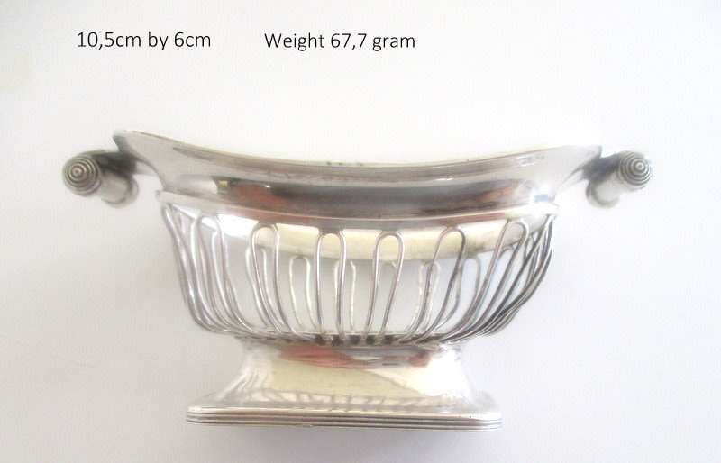 A HALLMARKED SILVER BON BON DISH  ? OR ? 1906---A whopping 67,7gram