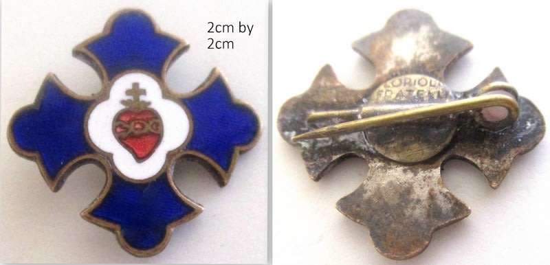 A LOT OF 12 RELIGIOUS MEDALLIONS AND CRUCIFIXES