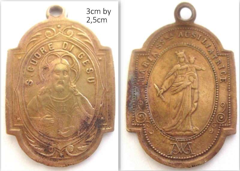 A LOT OF 12 RELIGIOUS MEDALLIONS AND CRUCIFIXES